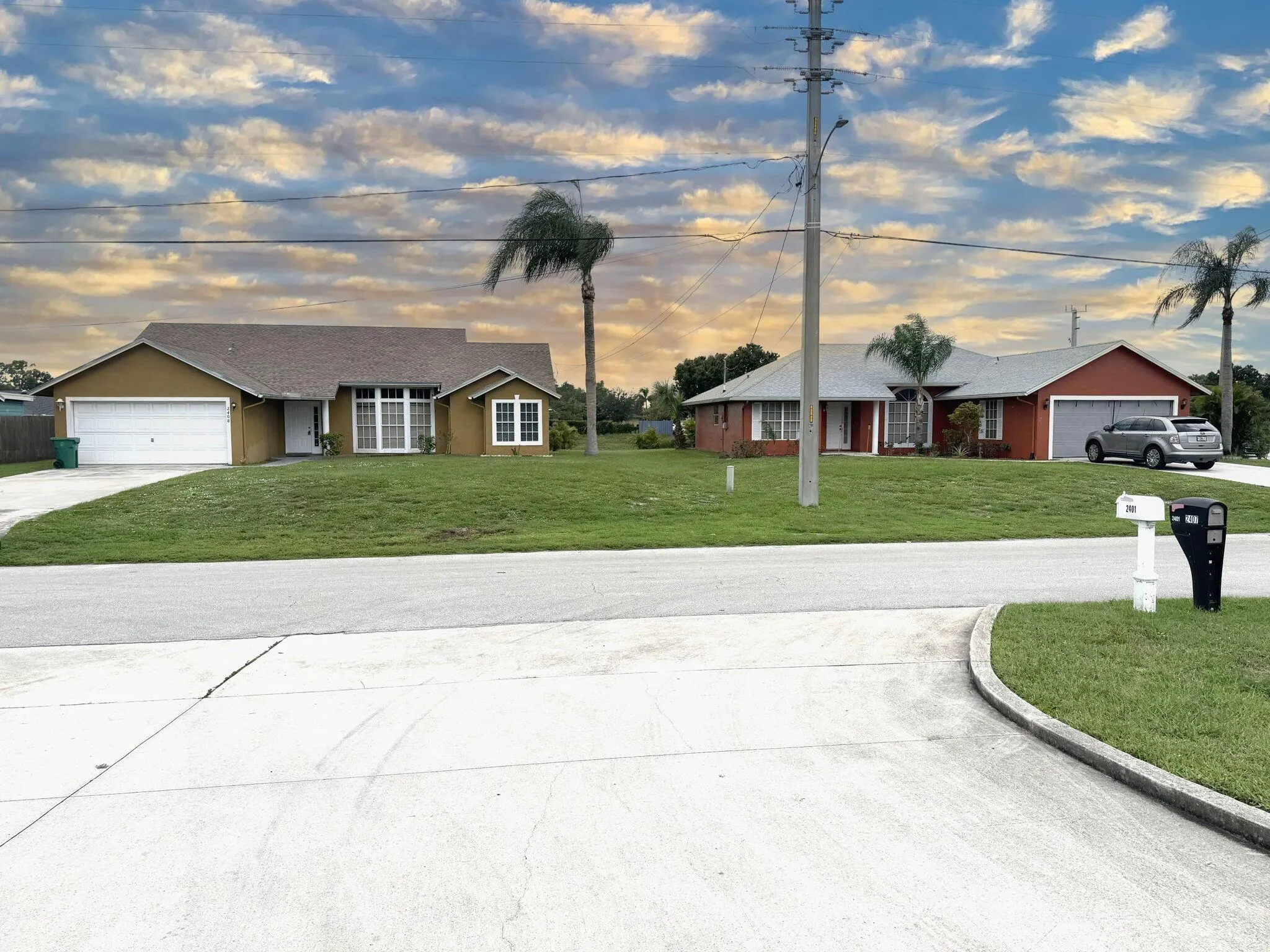 2402 SW Monterrey Lane