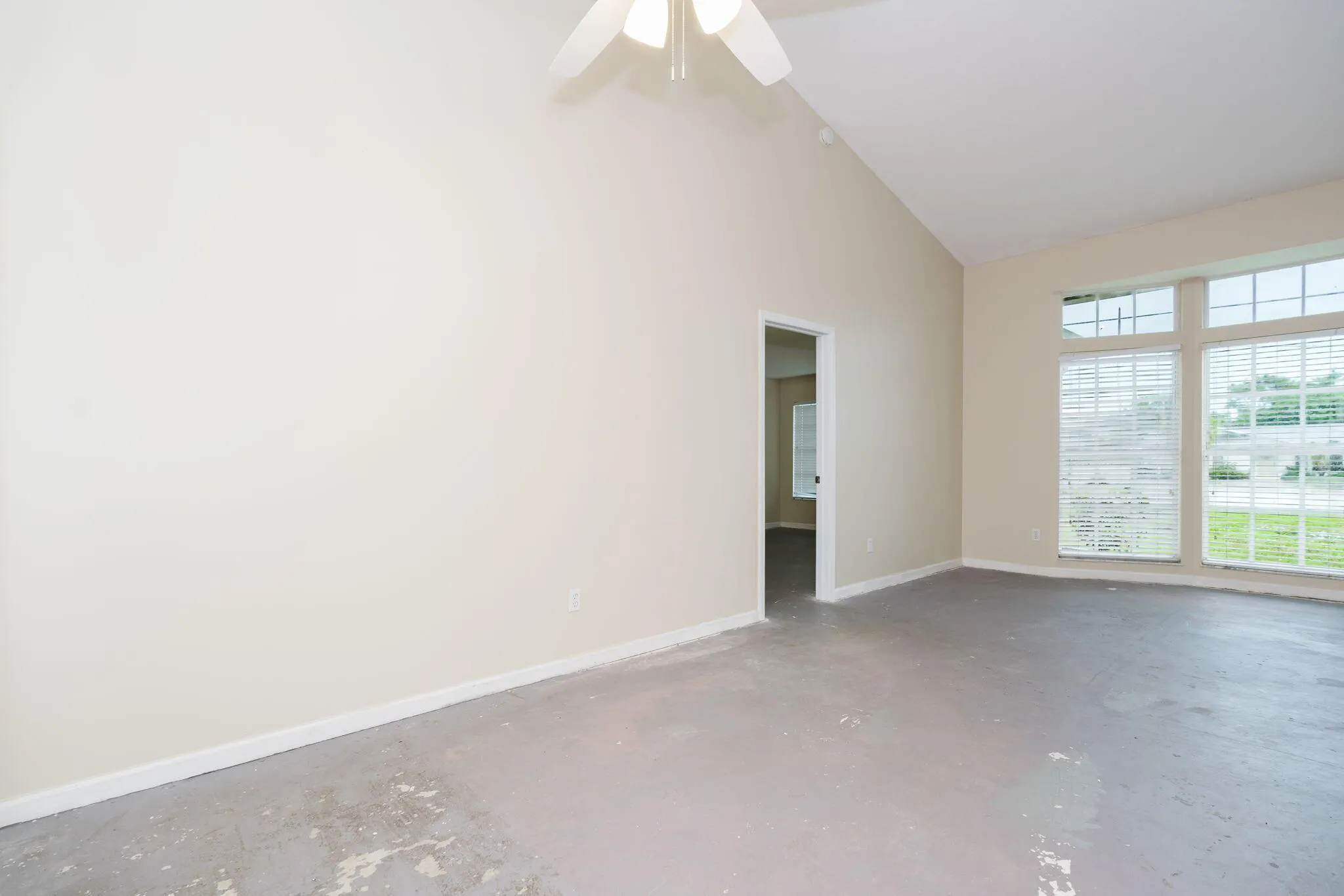 2402 SW Monterrey Lane