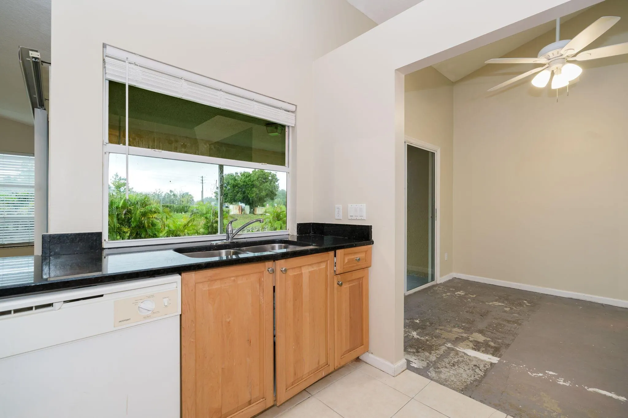 2402 SW Monterrey Lane