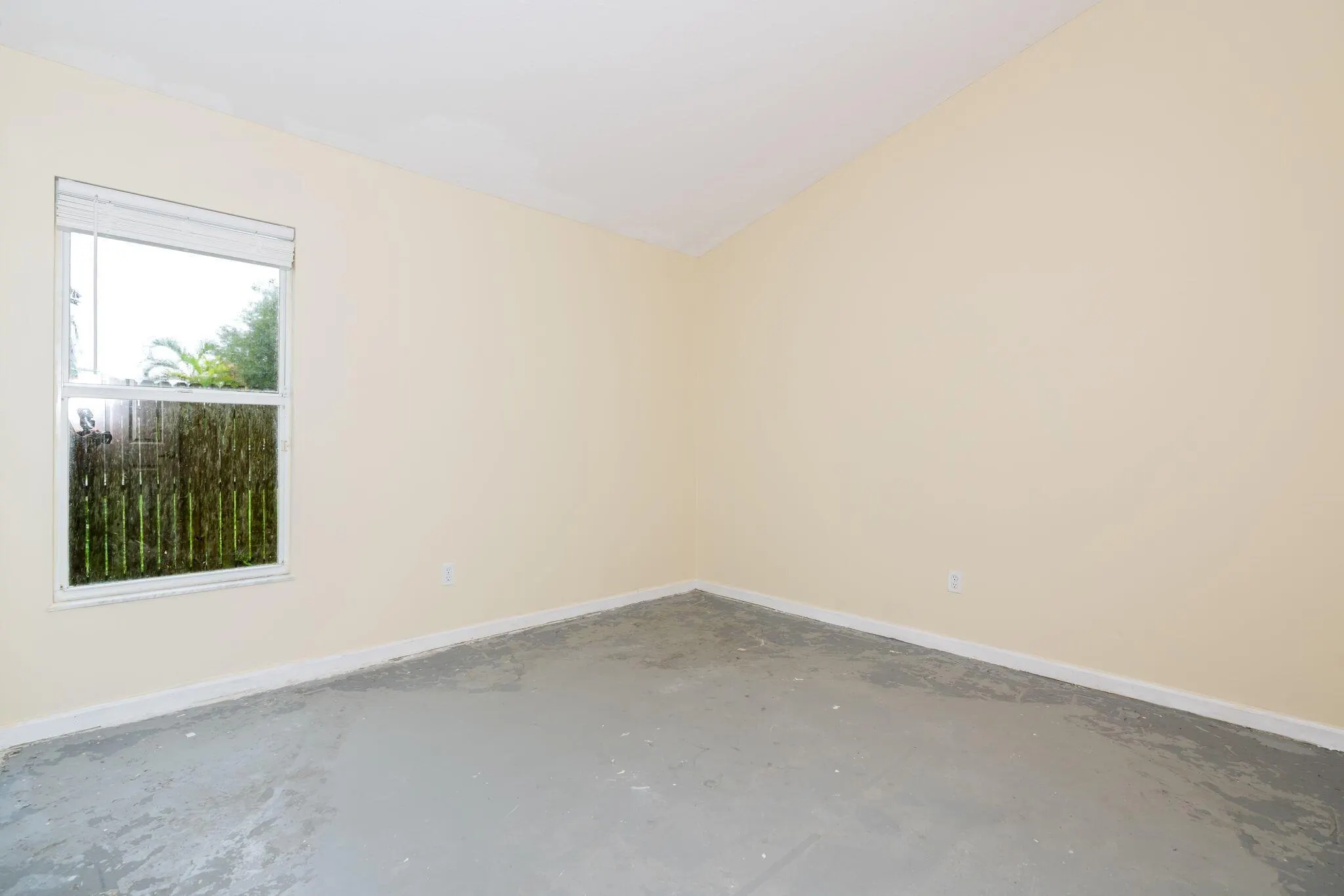 2402 SW Monterrey Lane