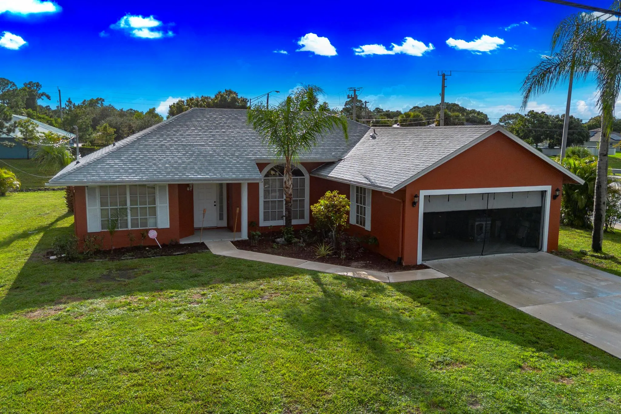 2402 SW Monterrey Lane