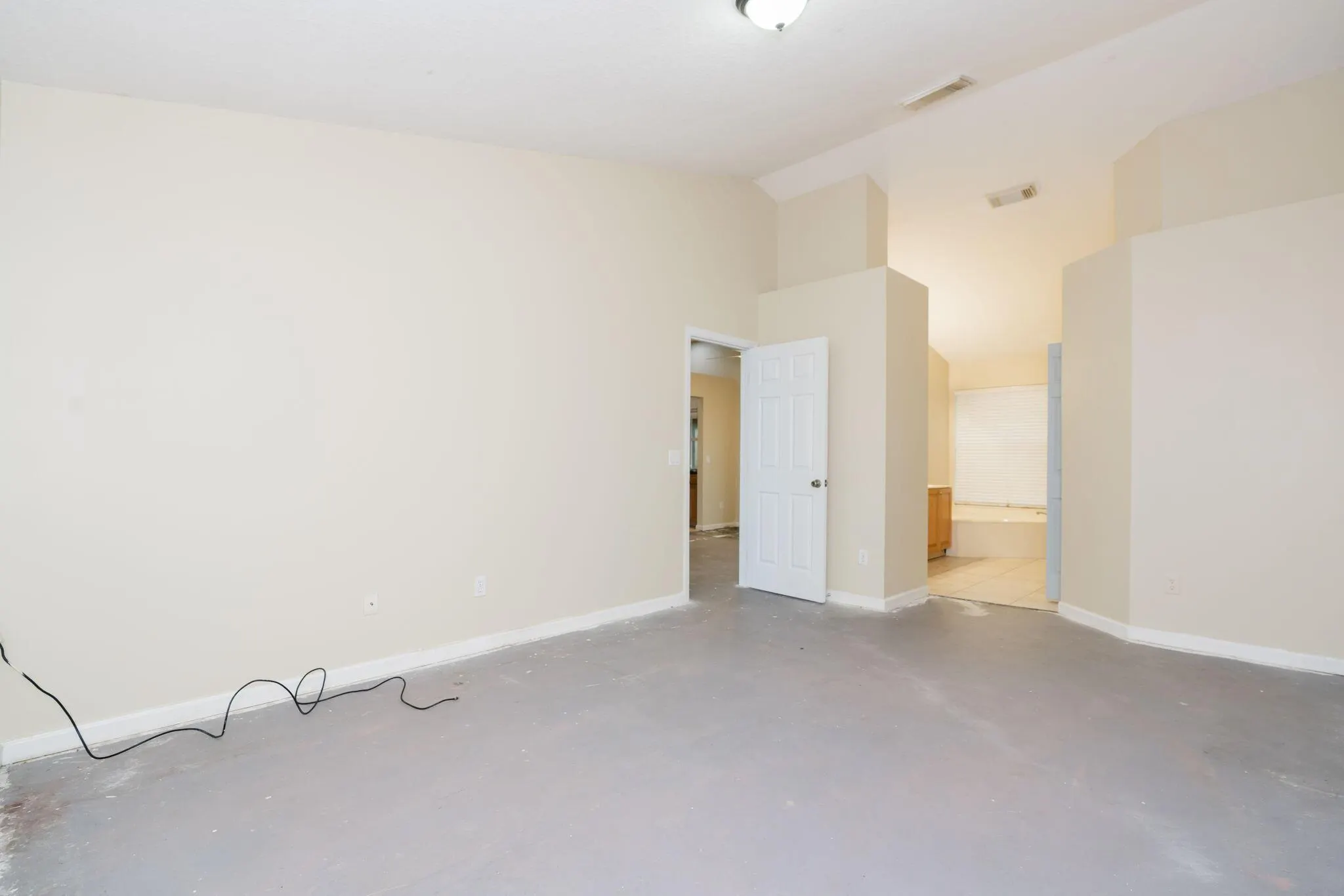 2402 SW Monterrey Lane