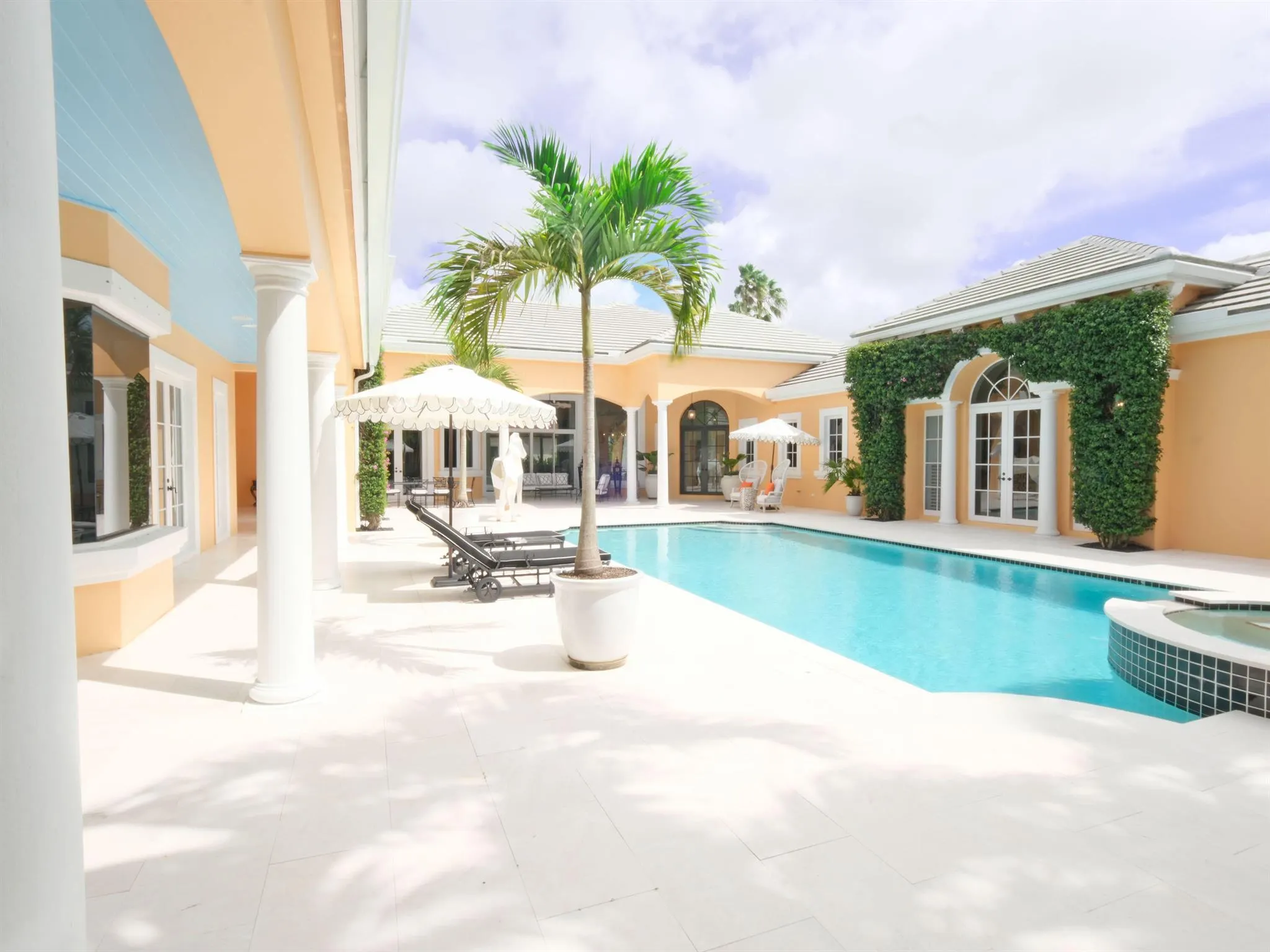 12952 Mizner Way