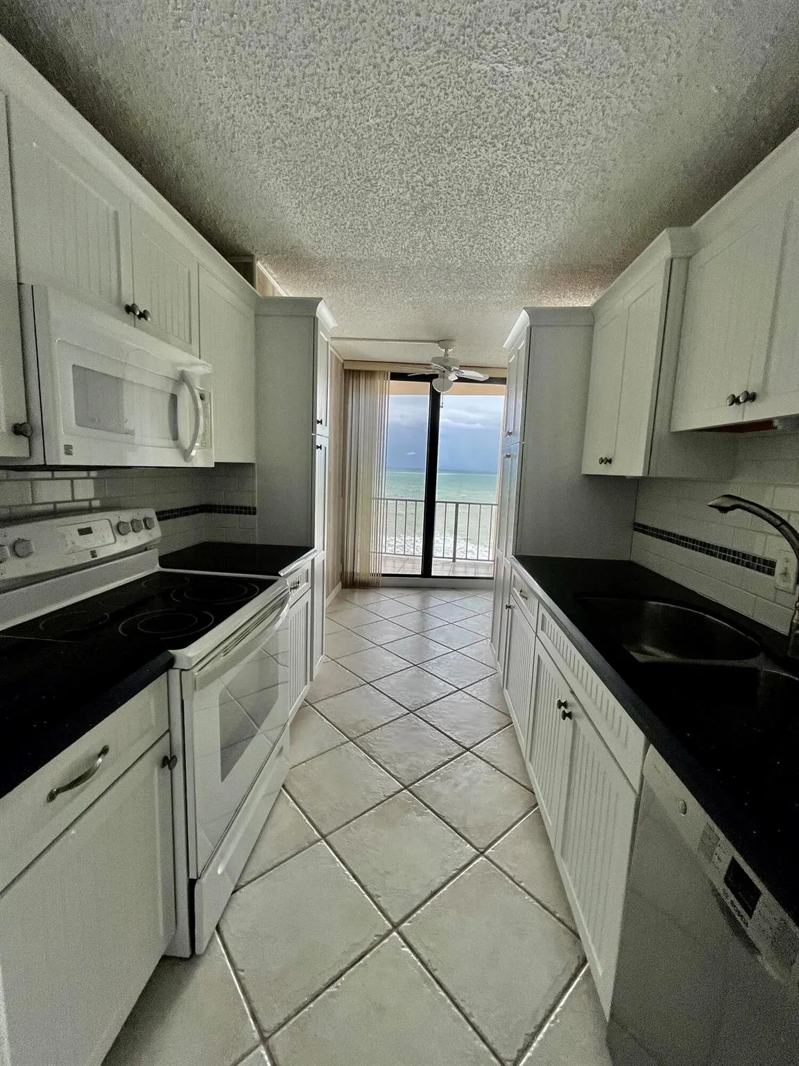 4200 N Ocean Drive, #1-1601