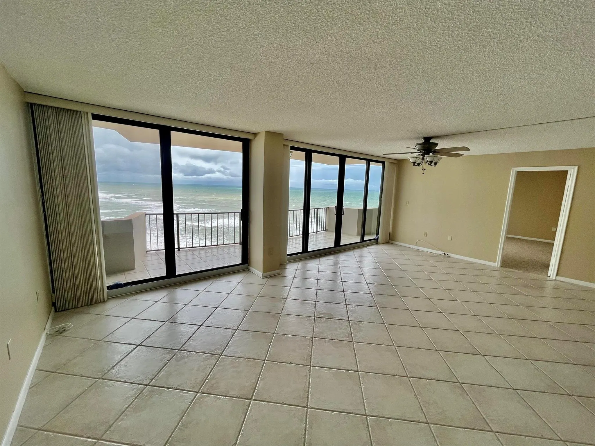 4200 N Ocean Drive, #1-1601
