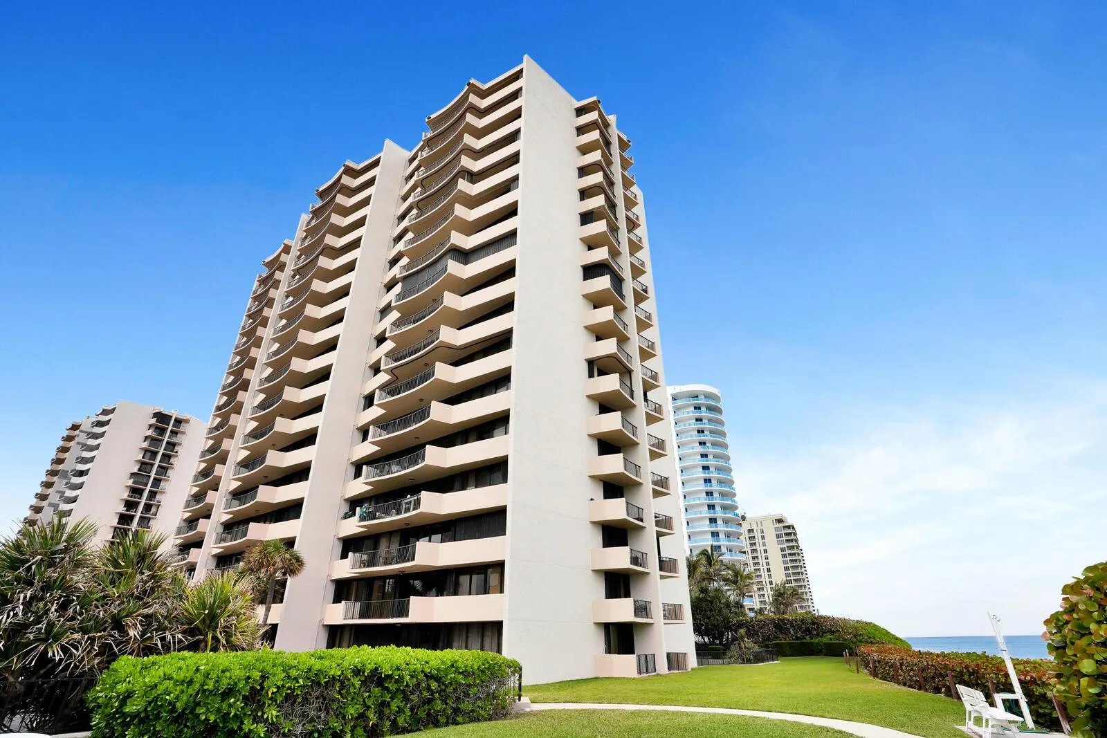 4200 N Ocean Drive, #1-1601