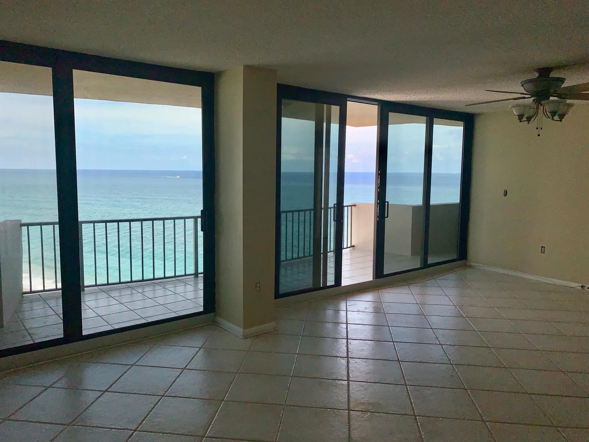 4200 N Ocean Drive, #1-1601