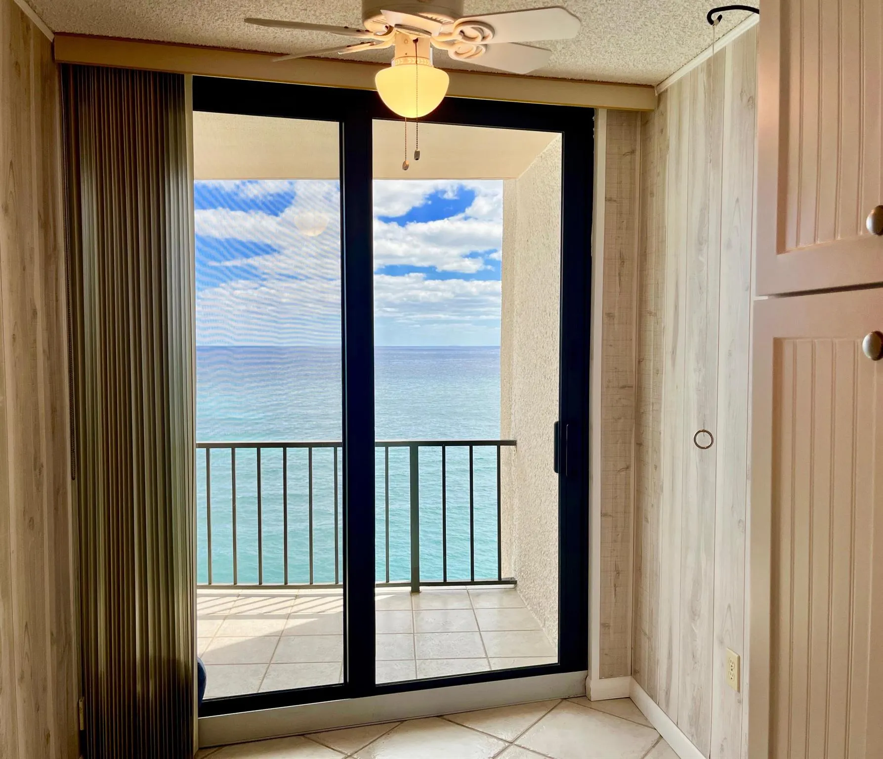 4200 N Ocean Drive, #1-1601