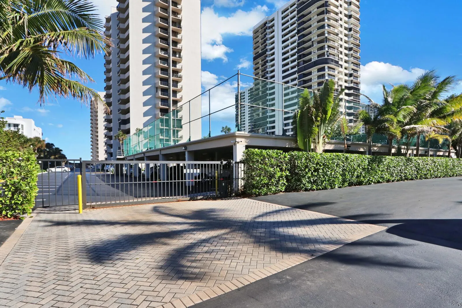 4200 N Ocean Drive, #1-1601