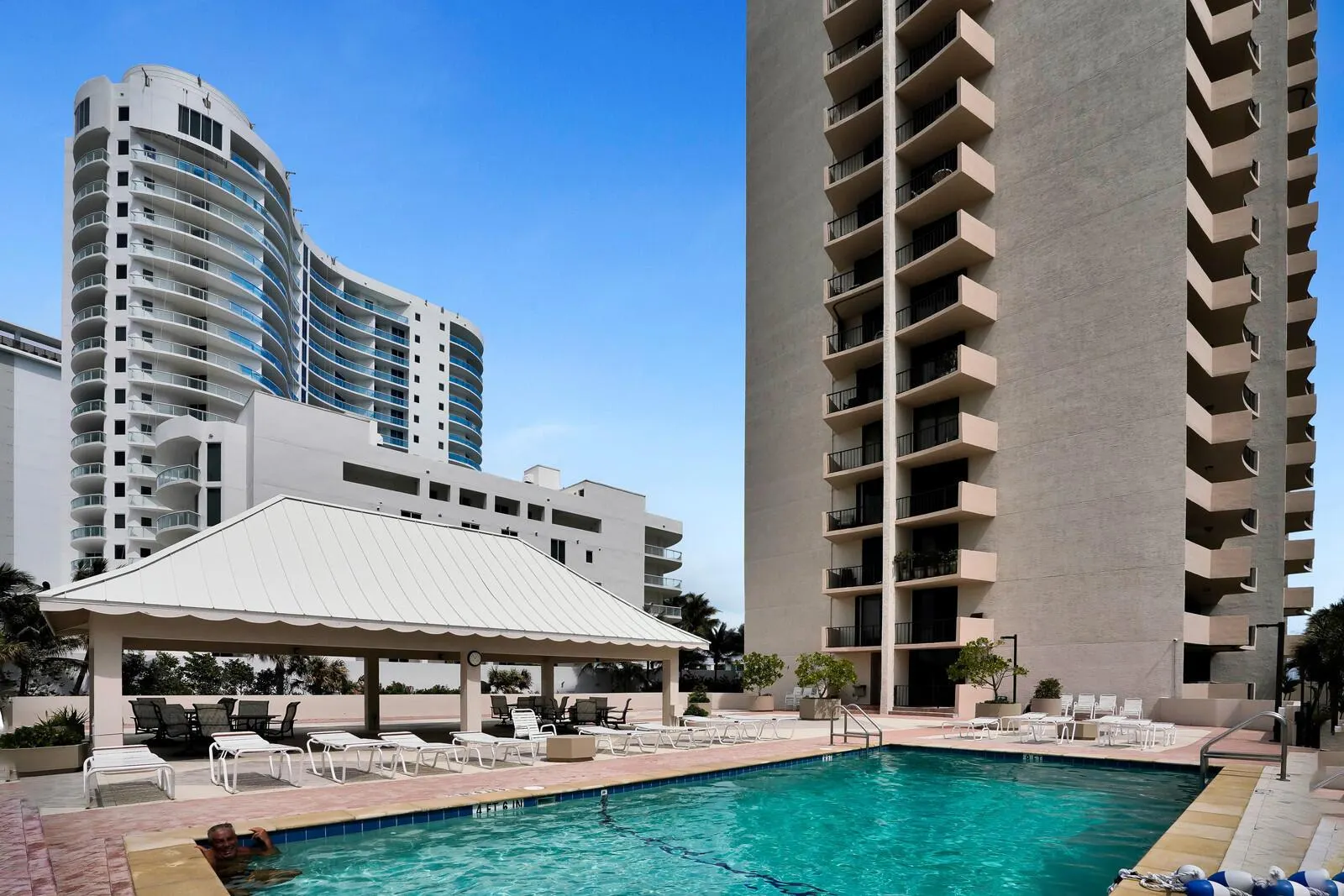 4200 N Ocean Drive, #1-1601