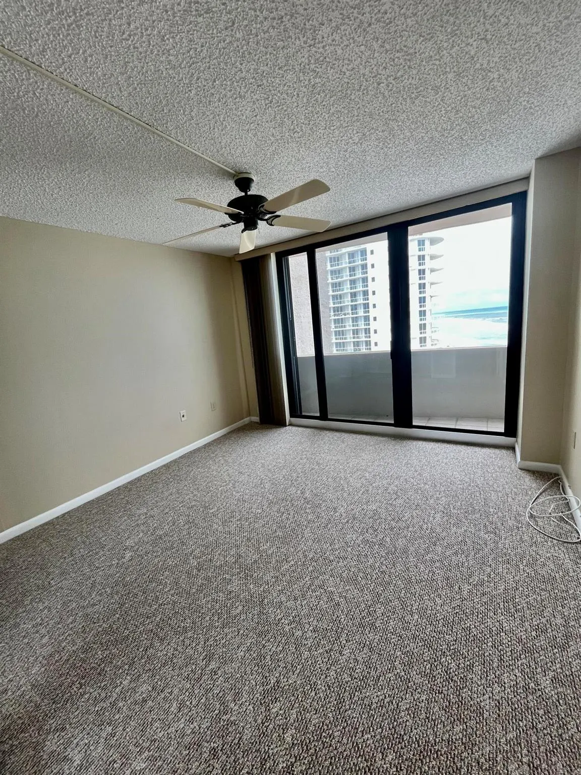4200 N Ocean Drive, #1-1601
