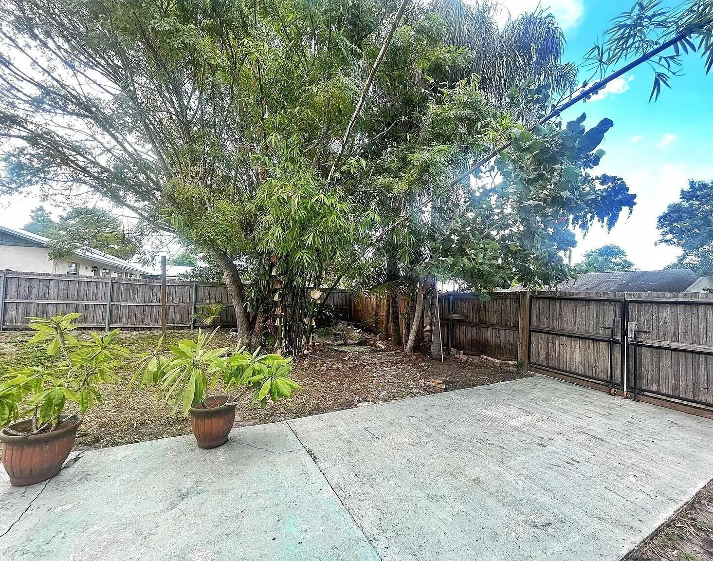 3268 SE Golden Gate Avenue