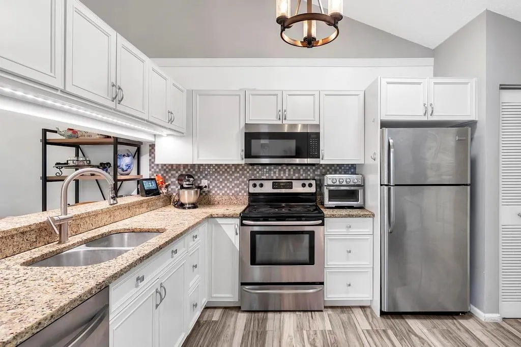416 Buttonwood Place