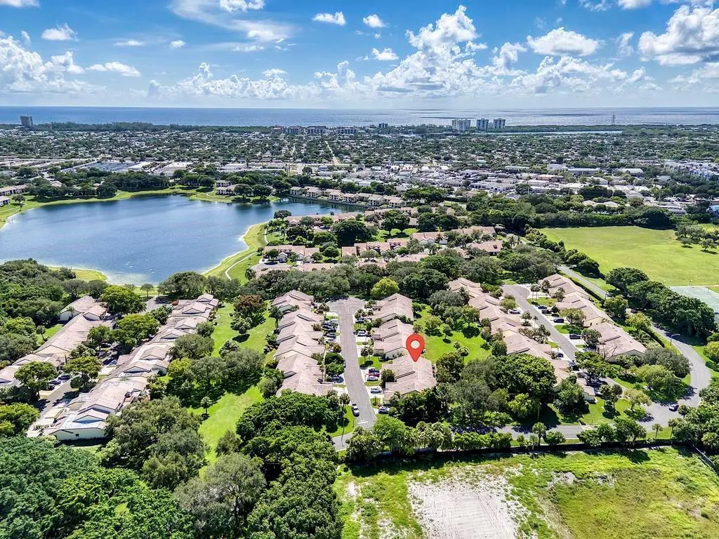 416 Buttonwood Place