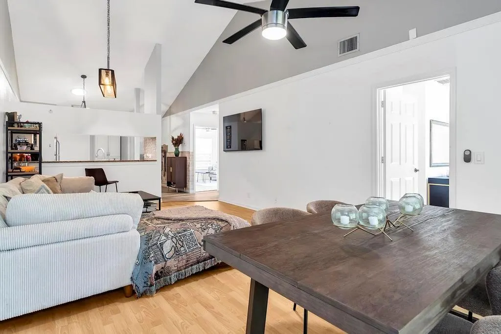 416 Buttonwood Place