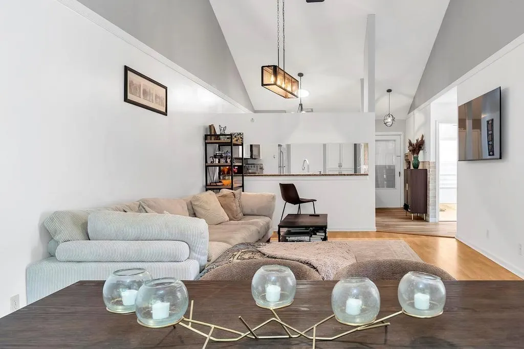 416 Buttonwood Place
