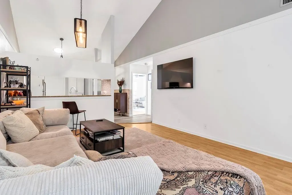 416 Buttonwood Place