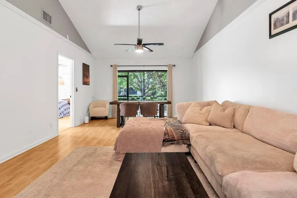416 Buttonwood Place
