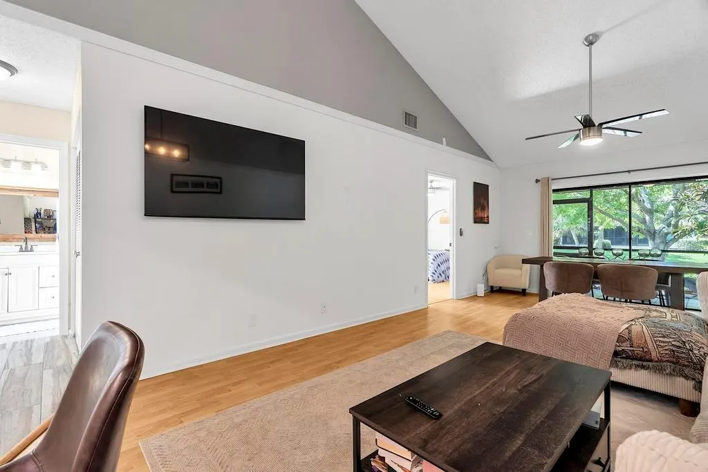 416 Buttonwood Place
