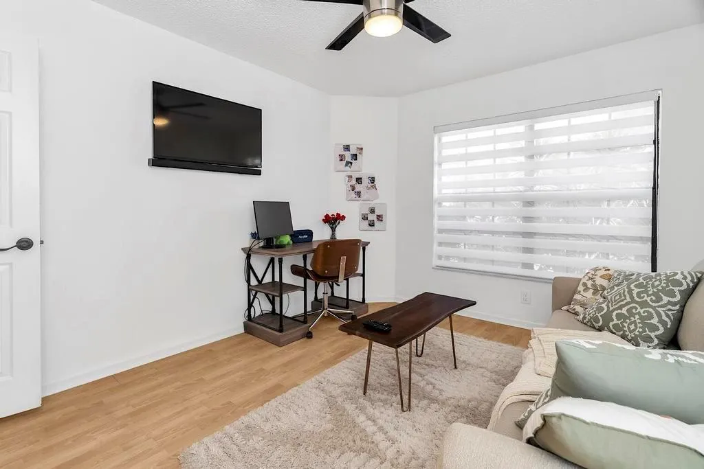 416 Buttonwood Place