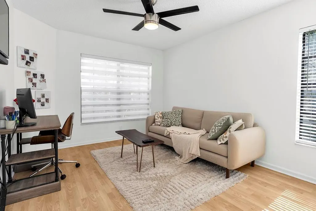 416 Buttonwood Place