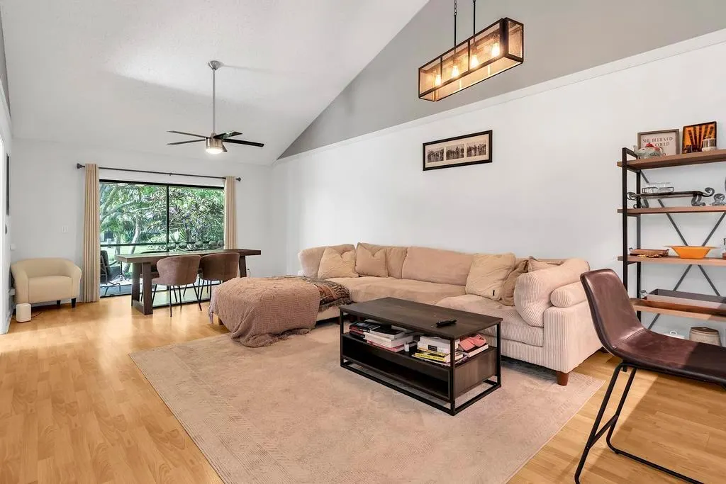 416 Buttonwood Place