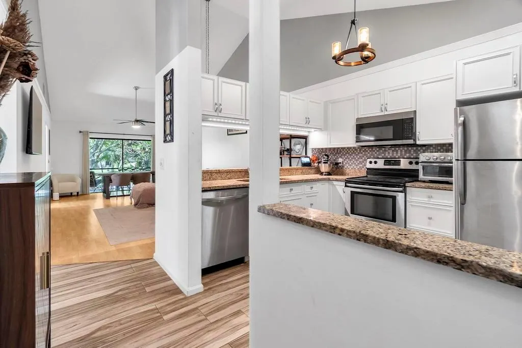 416 Buttonwood Place