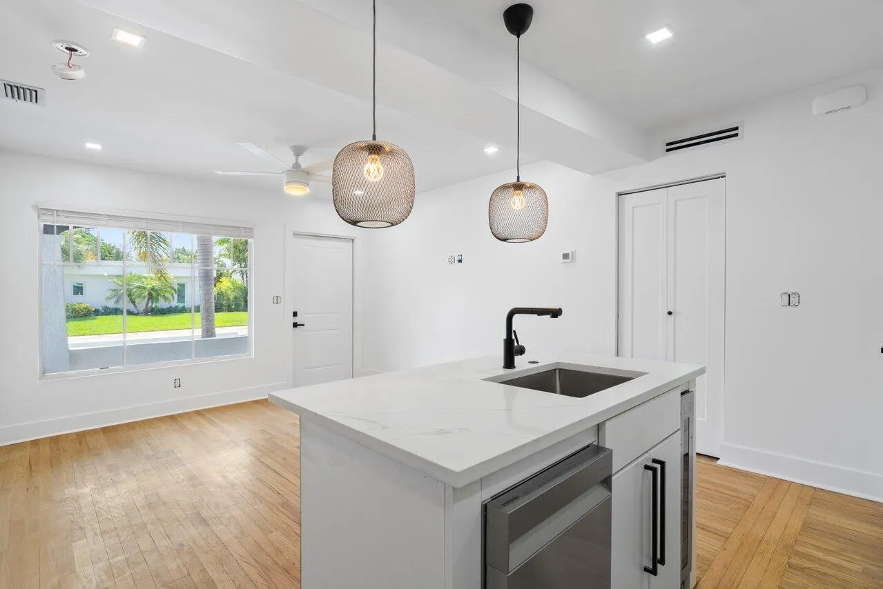401 NE 2nd Avenue, #1