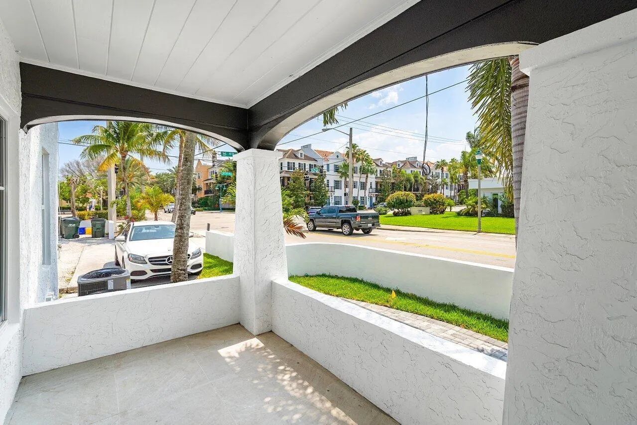 401 NE 2nd Avenue, #1