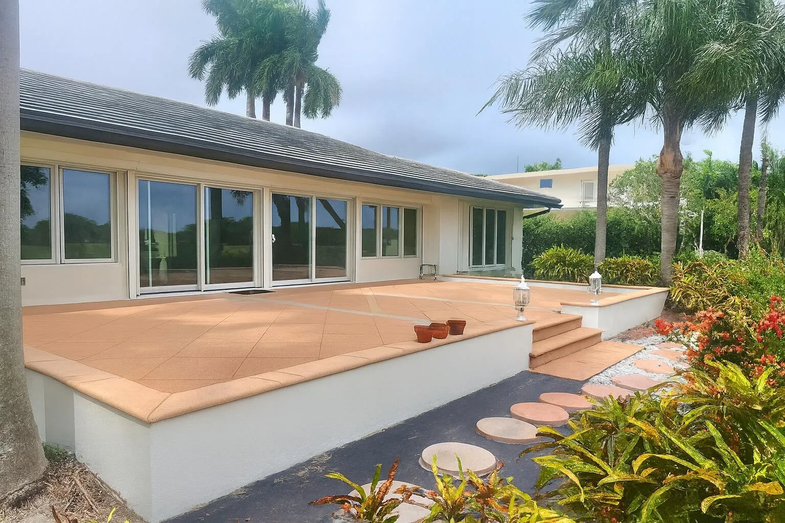 814 N Golfview Road