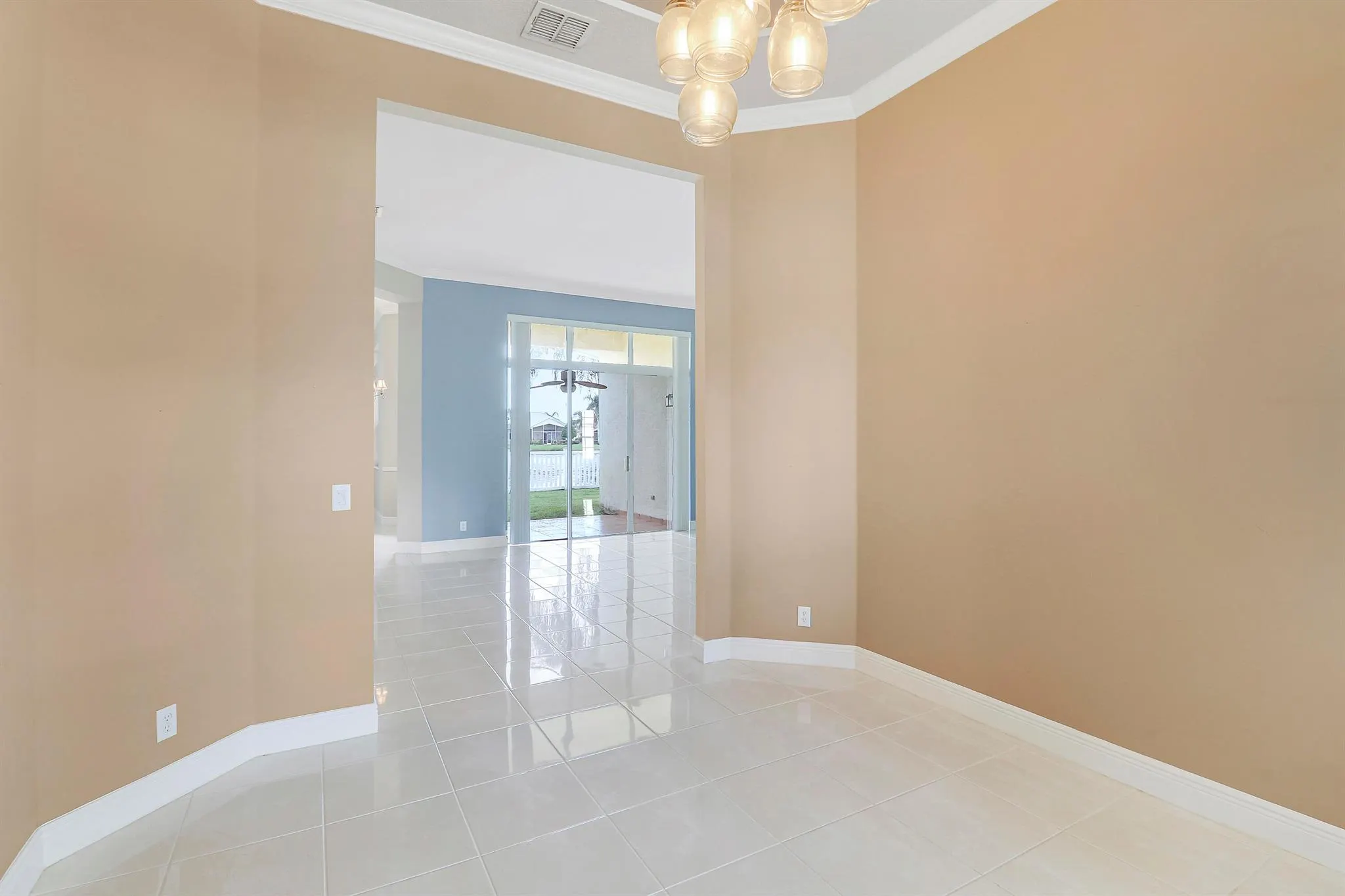 152 NW Magnolia Lakes Boulevard