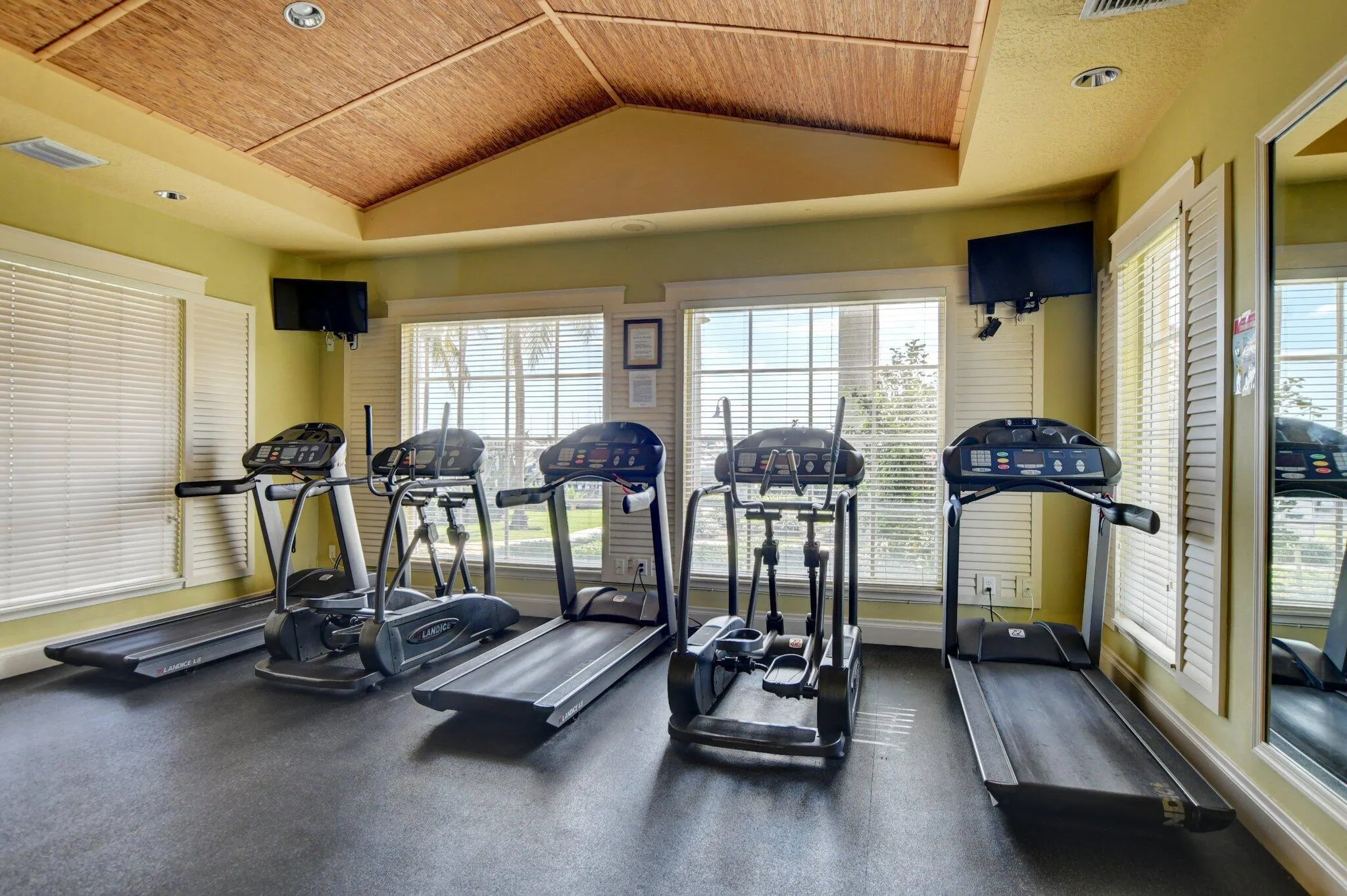 103 Yacht Club Way, #206