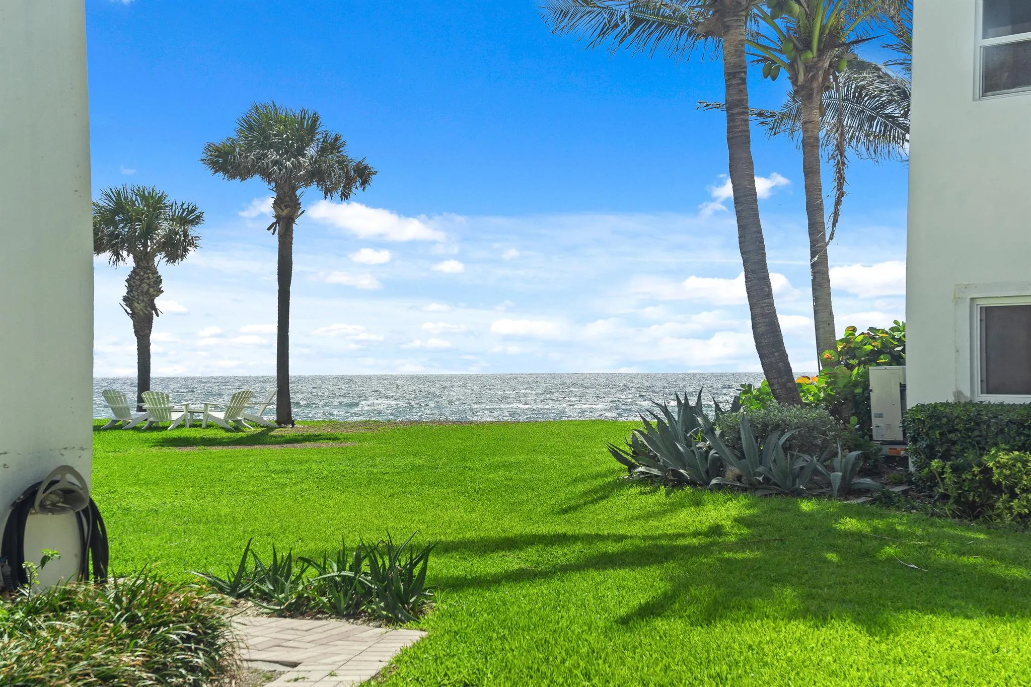 1043 Hillsboro Mile, #17c