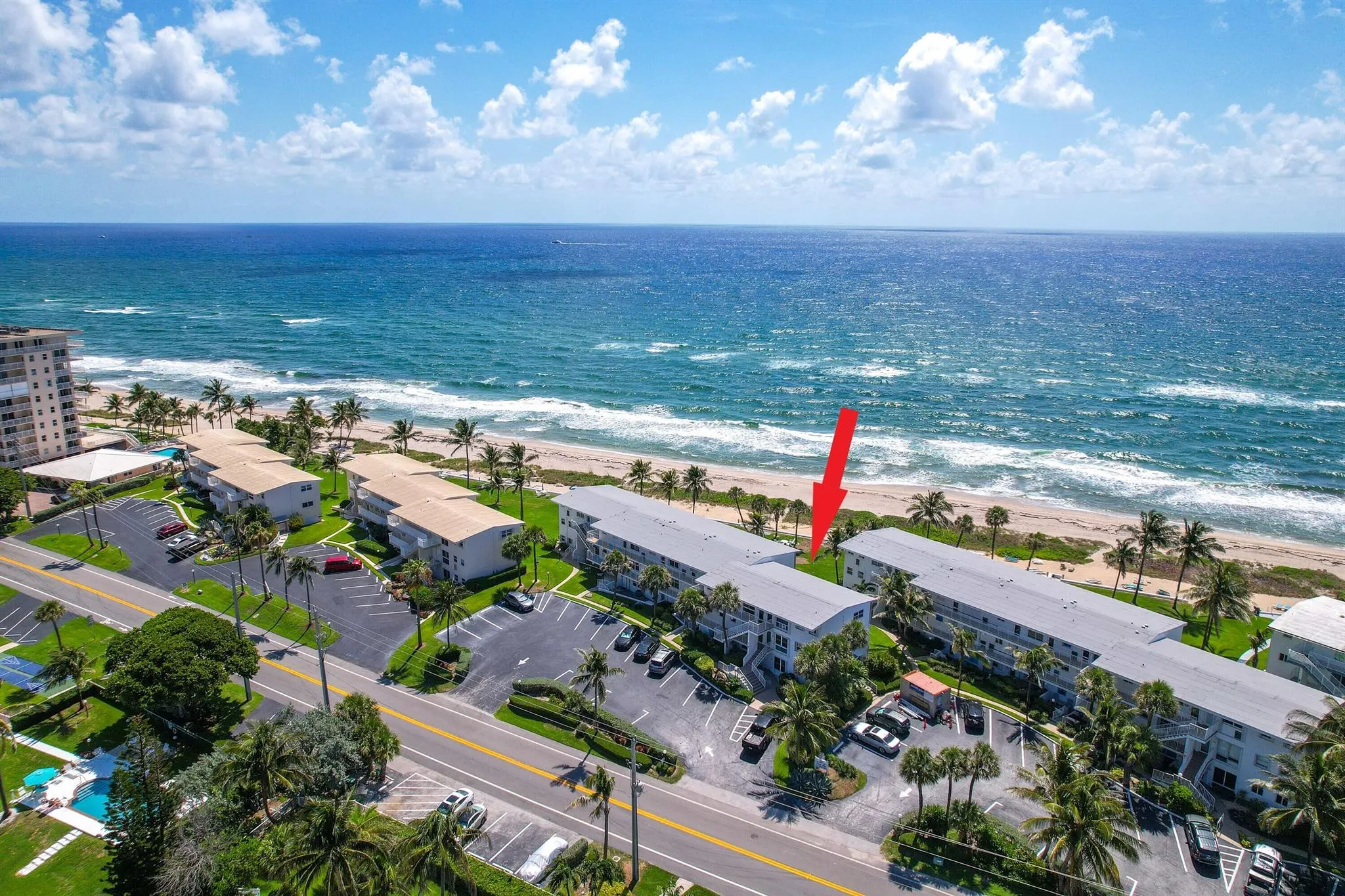 1043 Hillsboro Mile, #17c