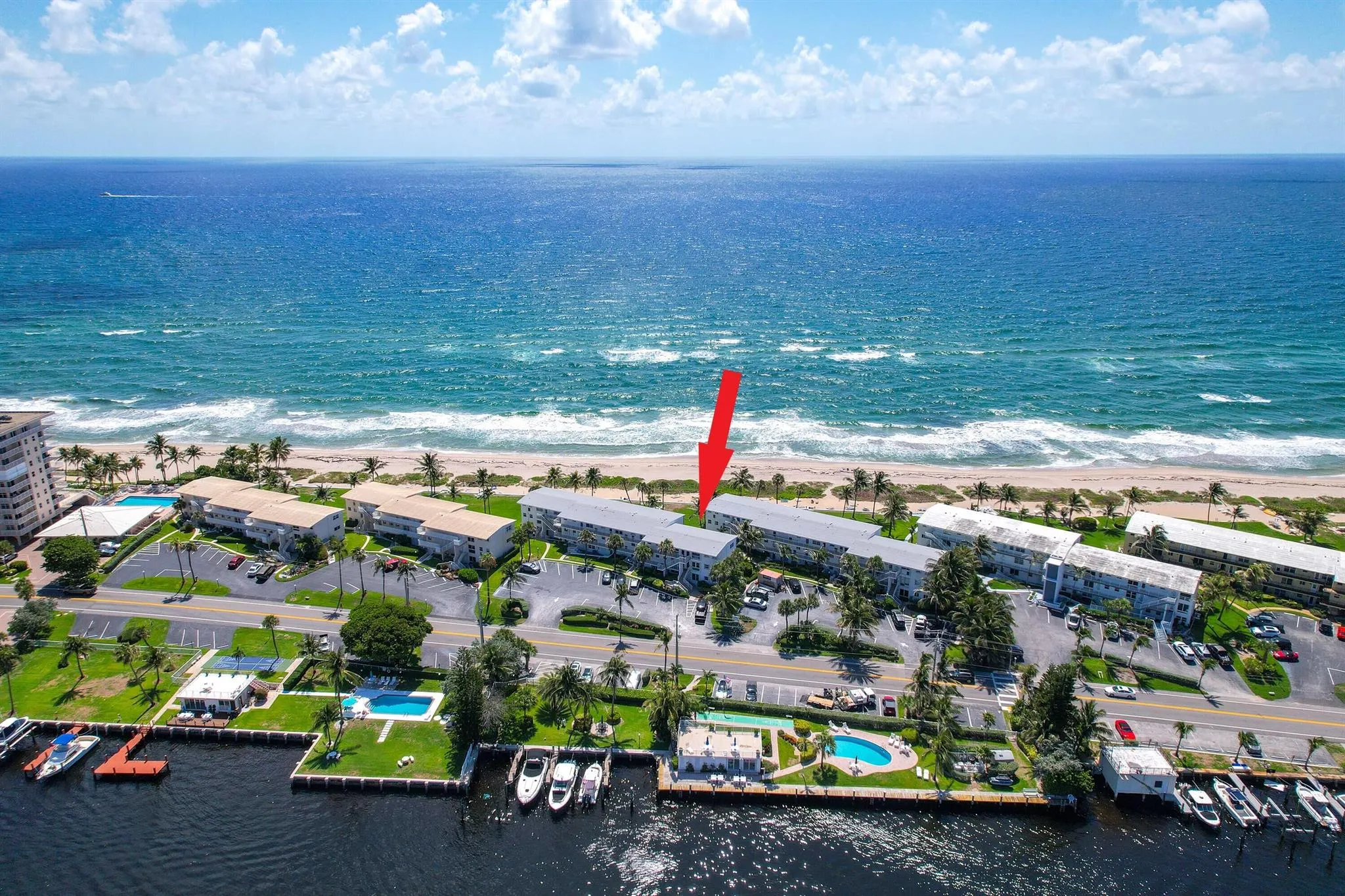 1043 Hillsboro Mile, #17c