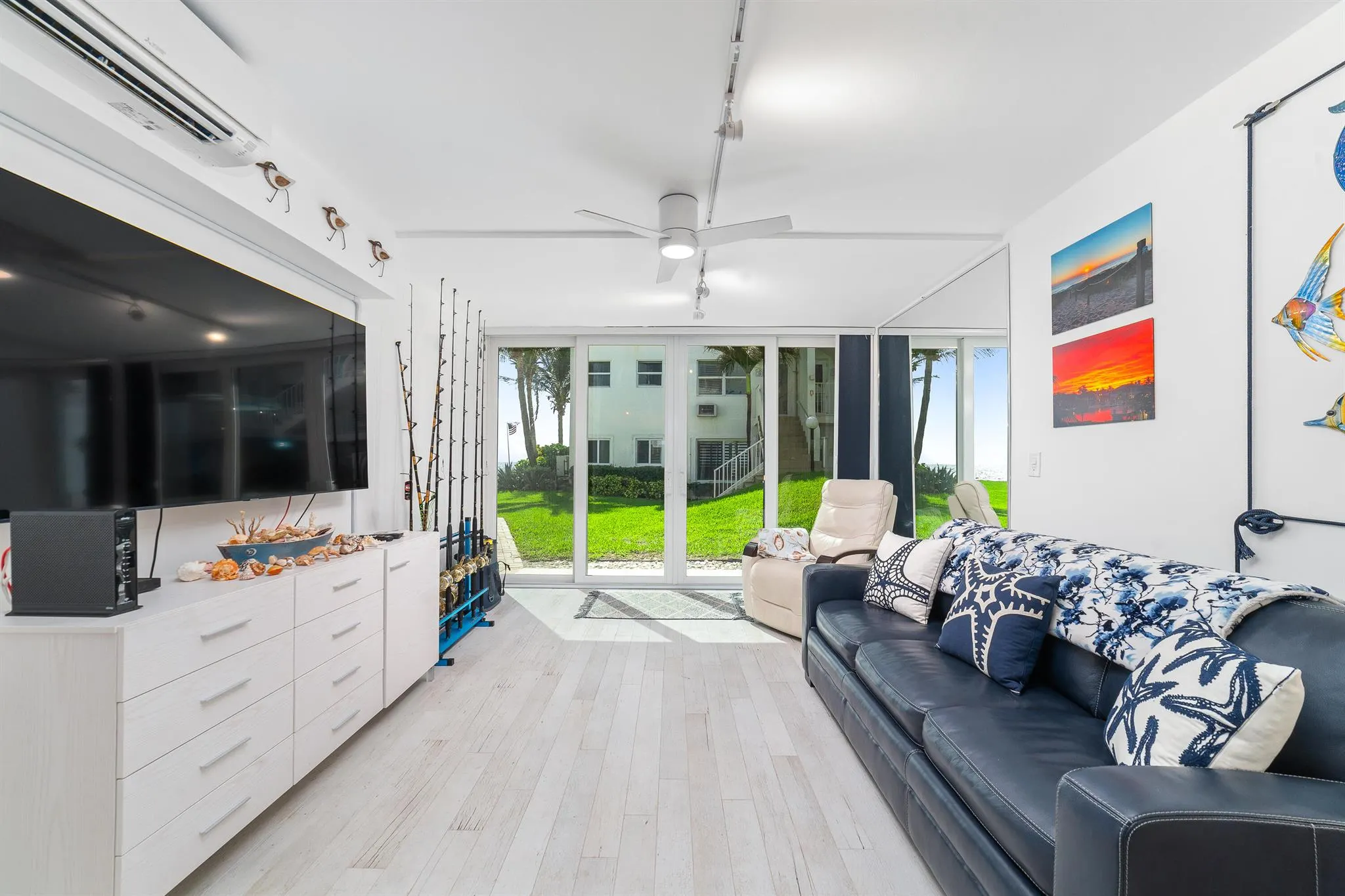 1043 Hillsboro Mile, #17c