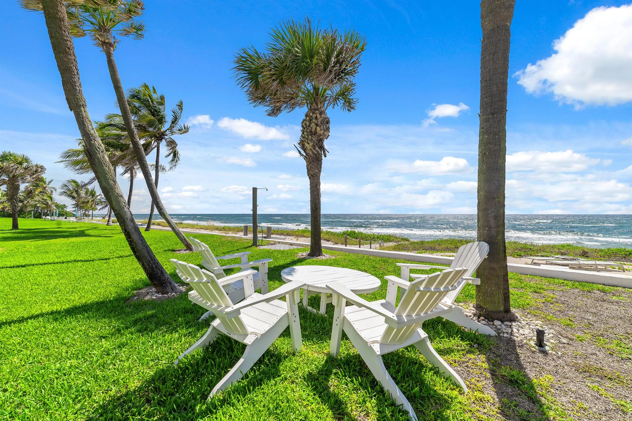 1043 Hillsboro Mile, #17c