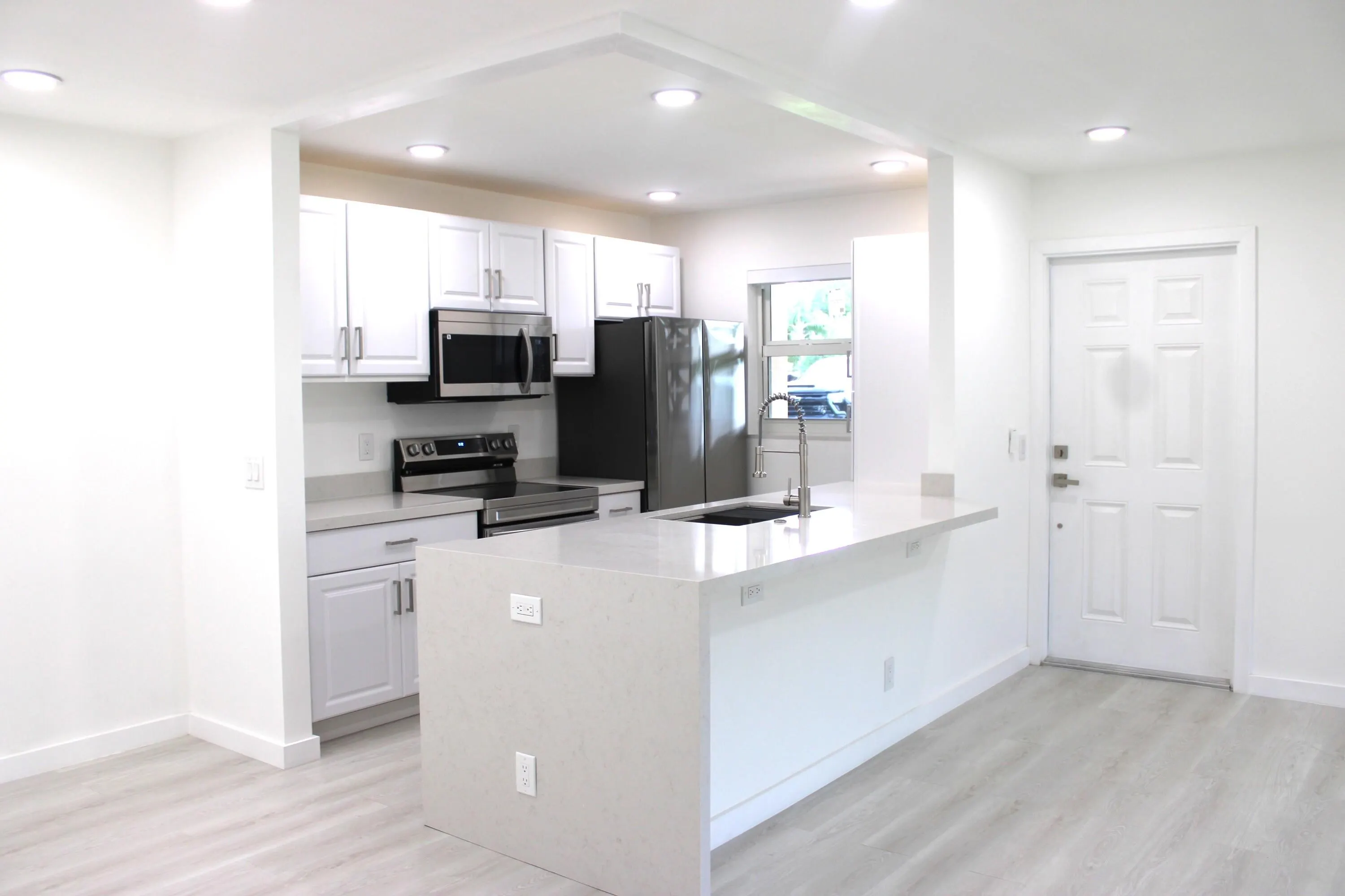 887 North Drive, #A