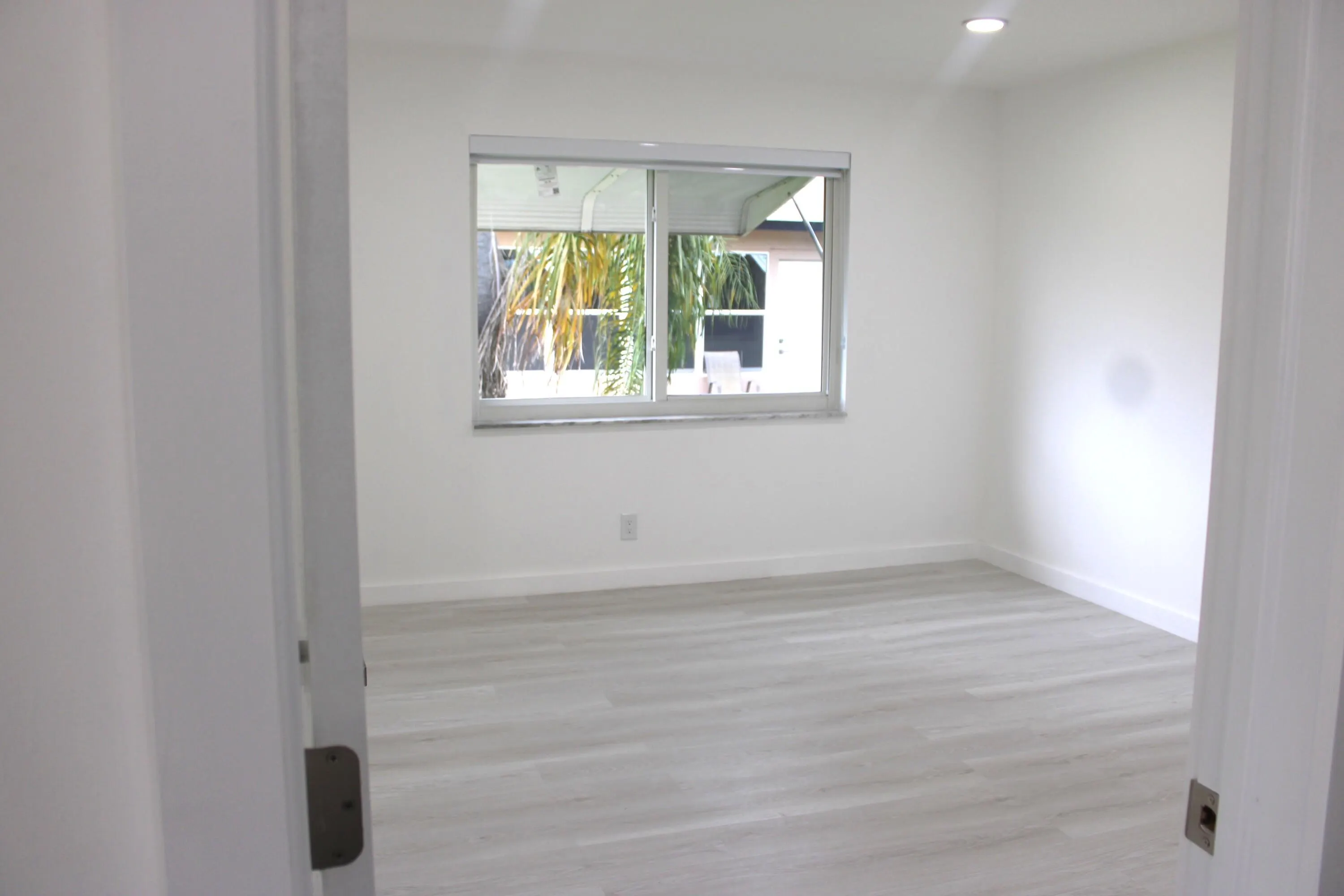 887 North Drive, #A
