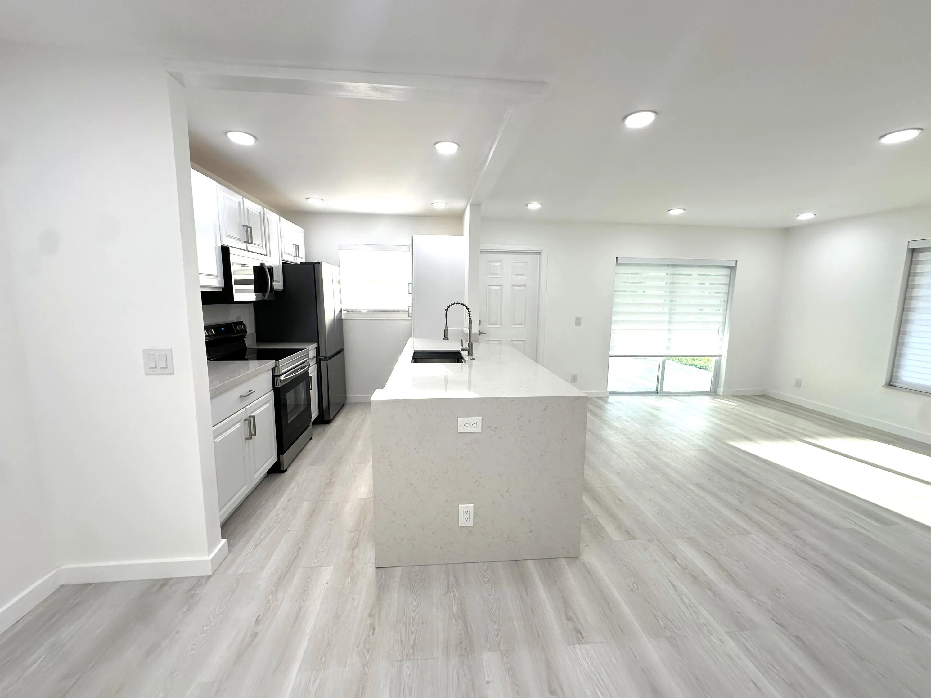 887 North Drive, #A