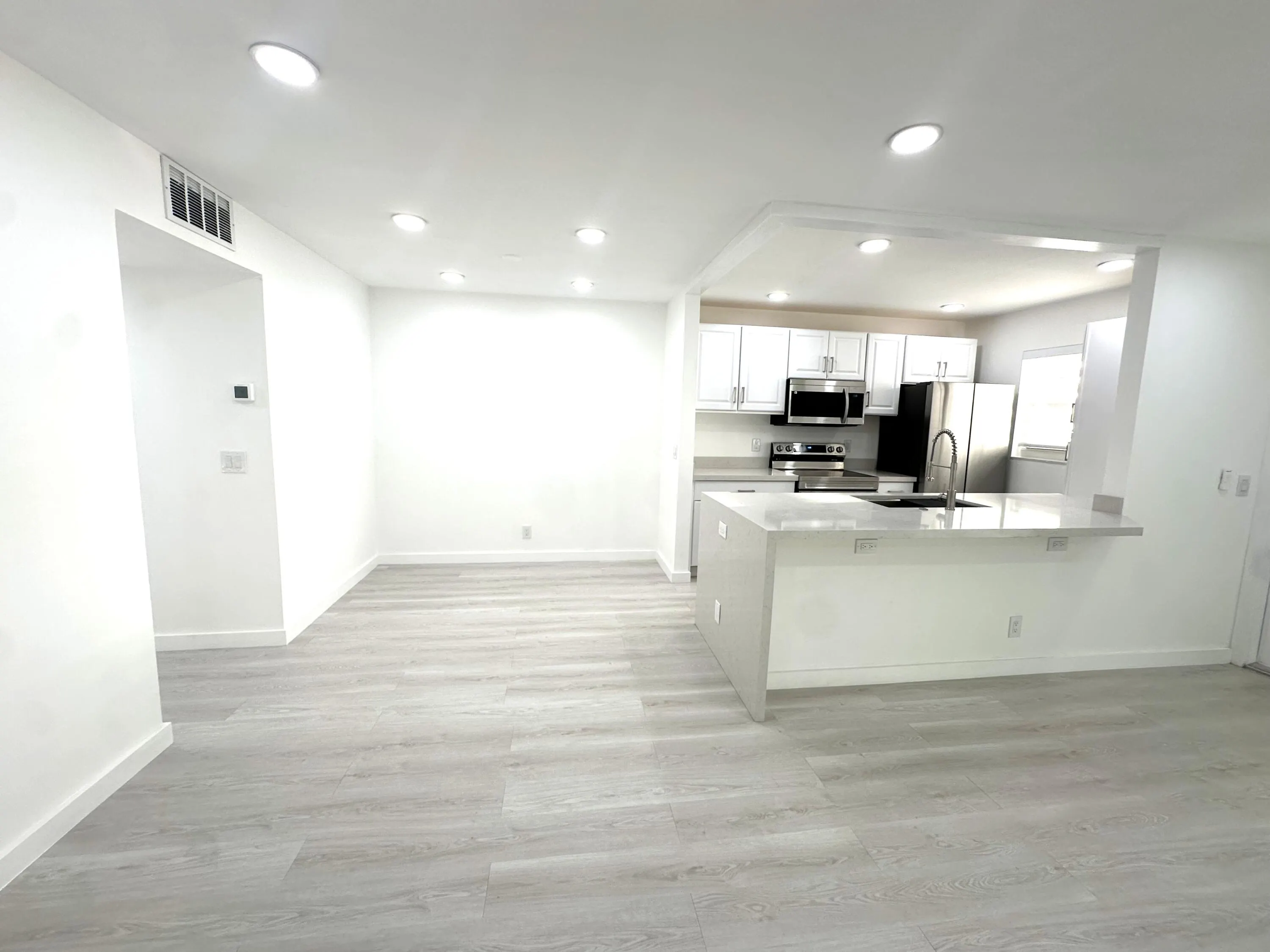 887 North Drive, #A
