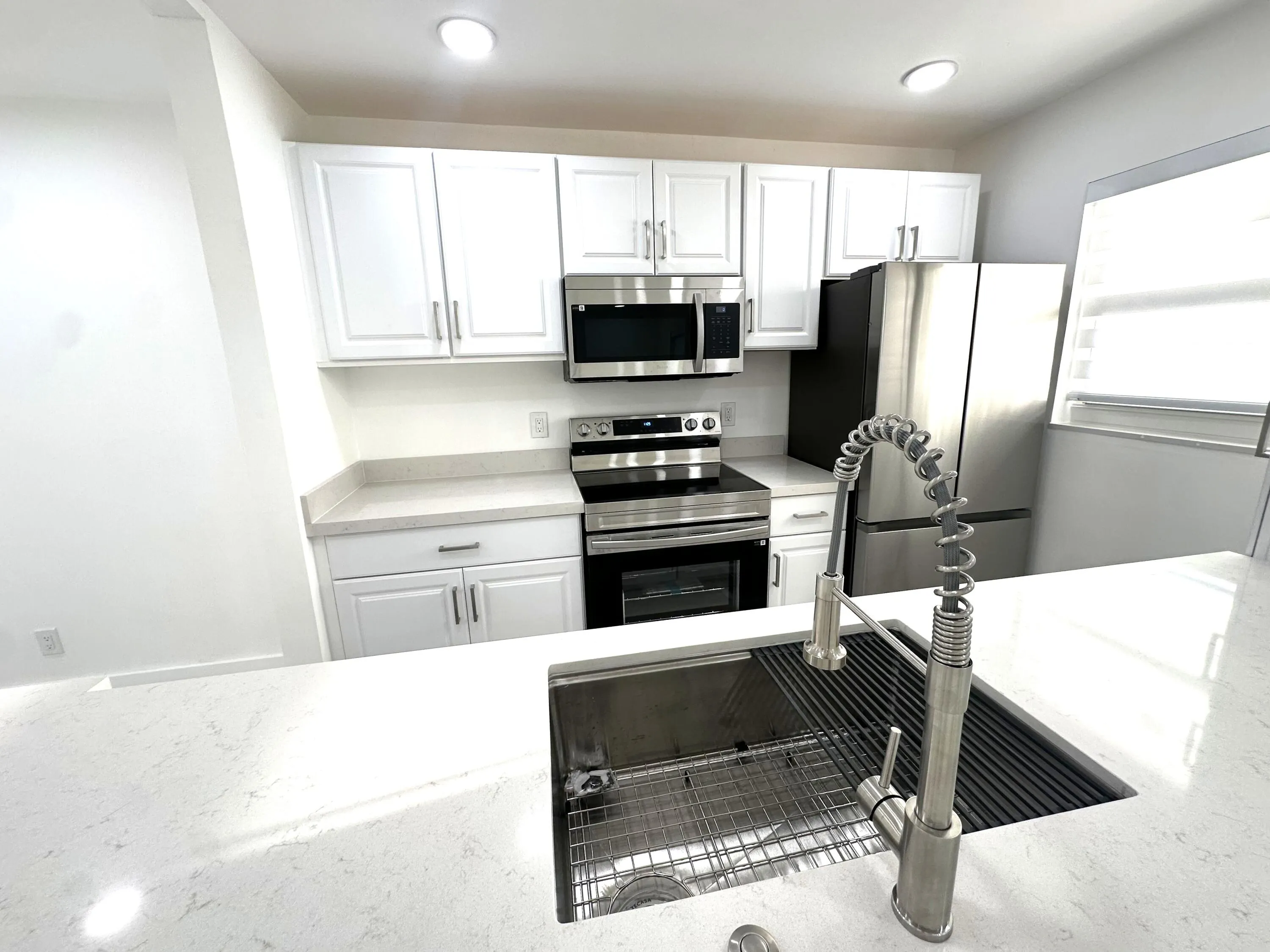 887 North Drive, #A