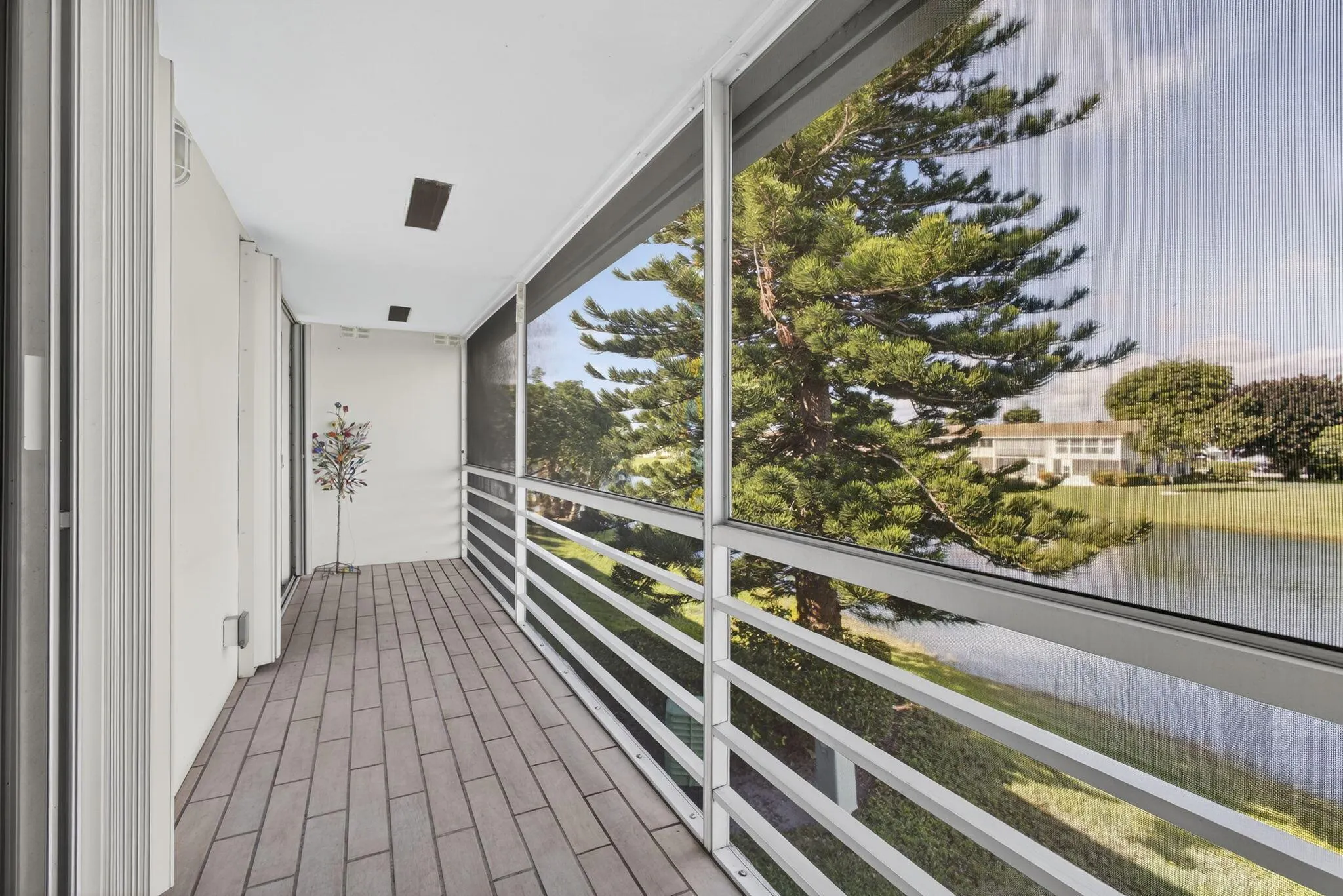 114 Somerset F