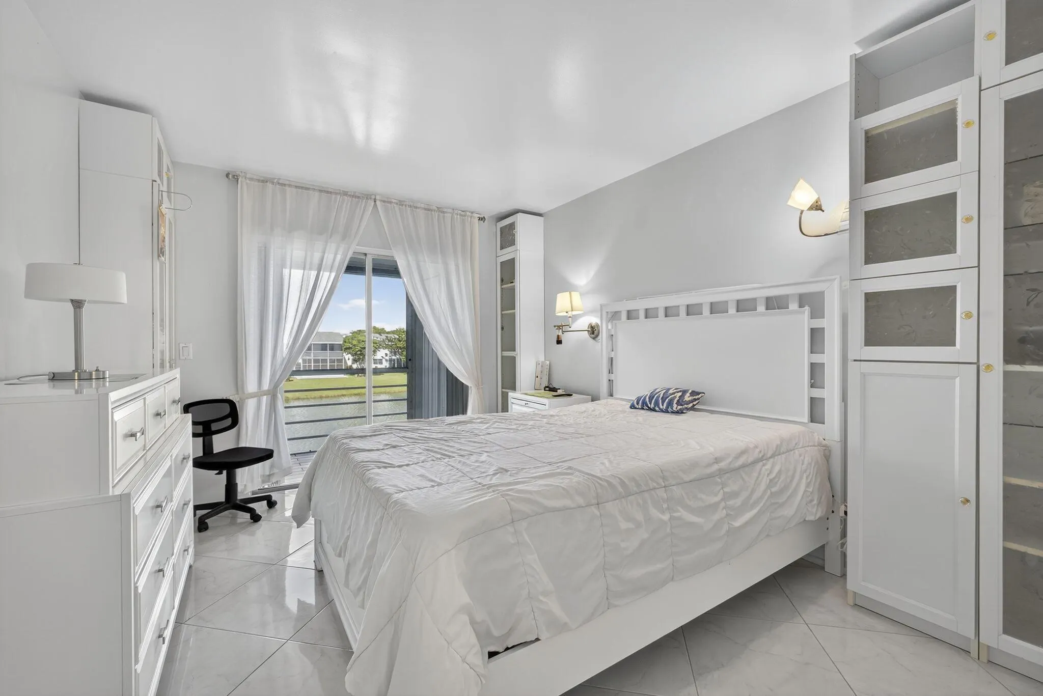 114 Somerset F