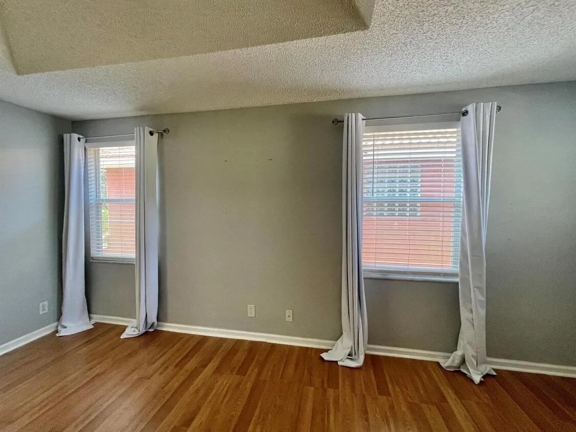 5621 Azalea Circle