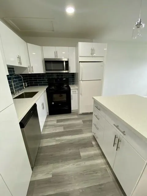 282 Mansfield G, #282