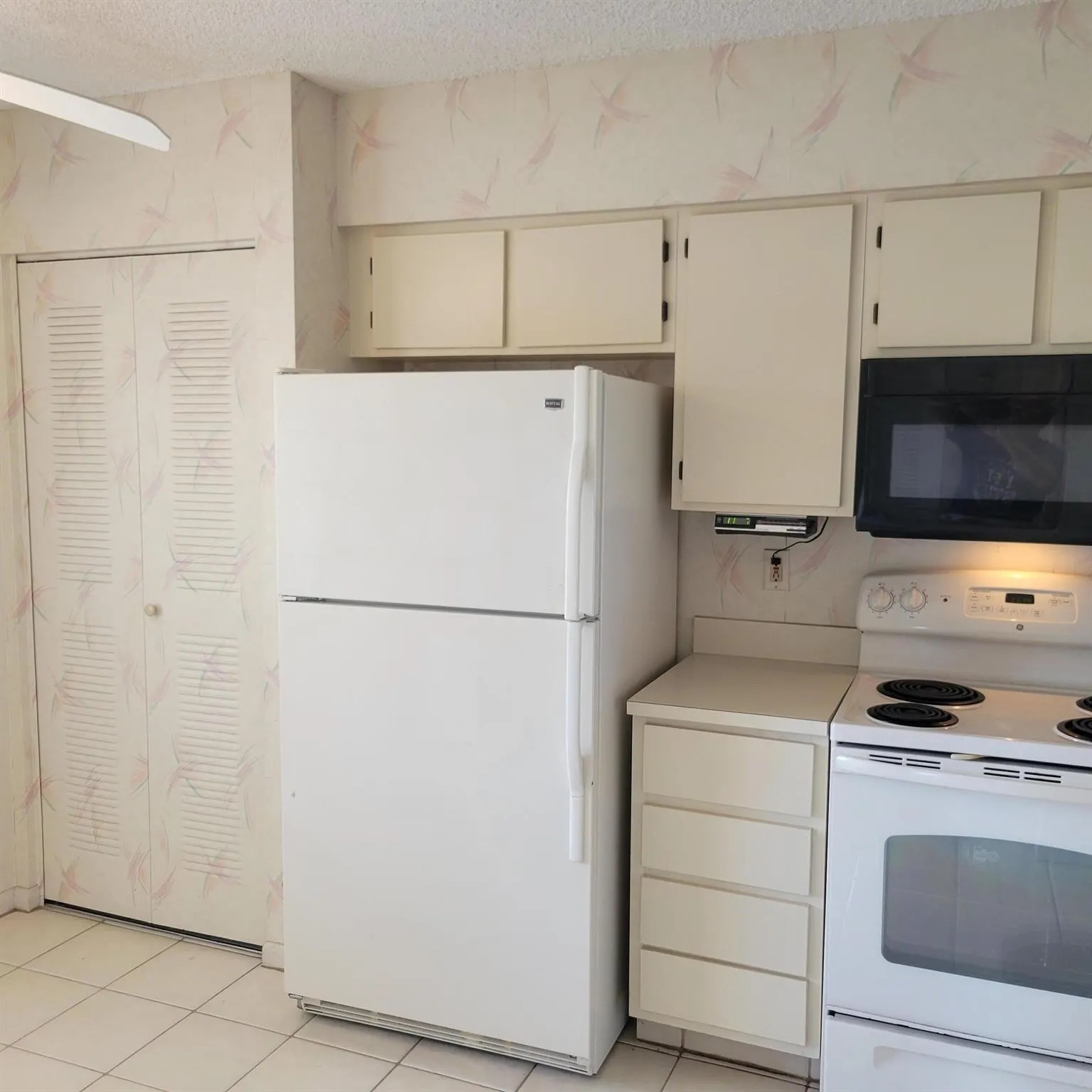 7351 Kinghurst Drive, #404