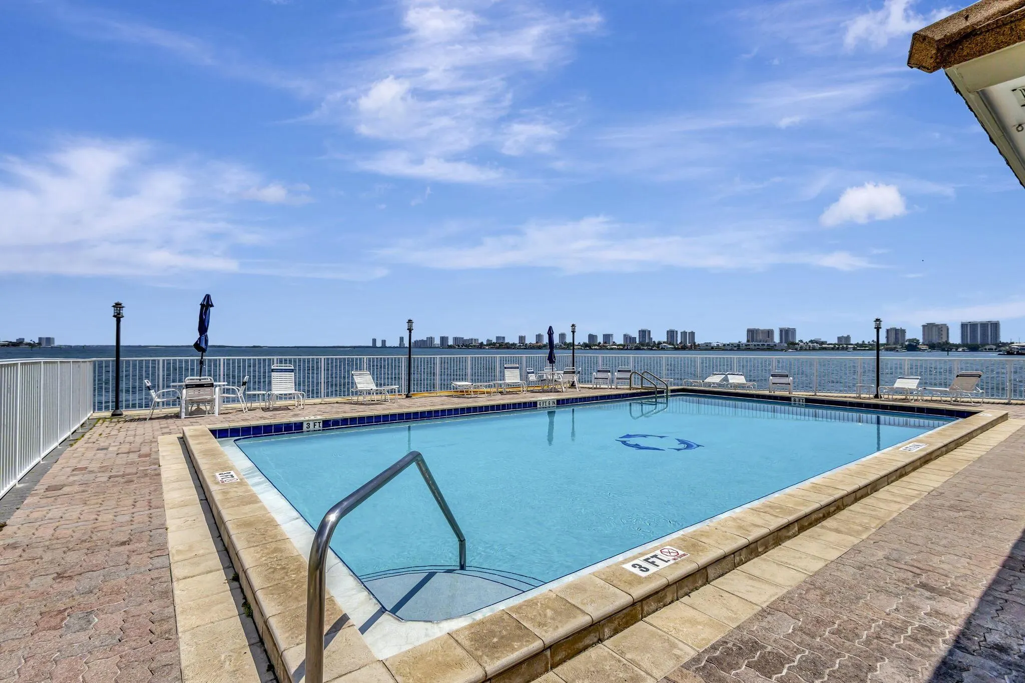 2936 Lake Shore Drive, #108