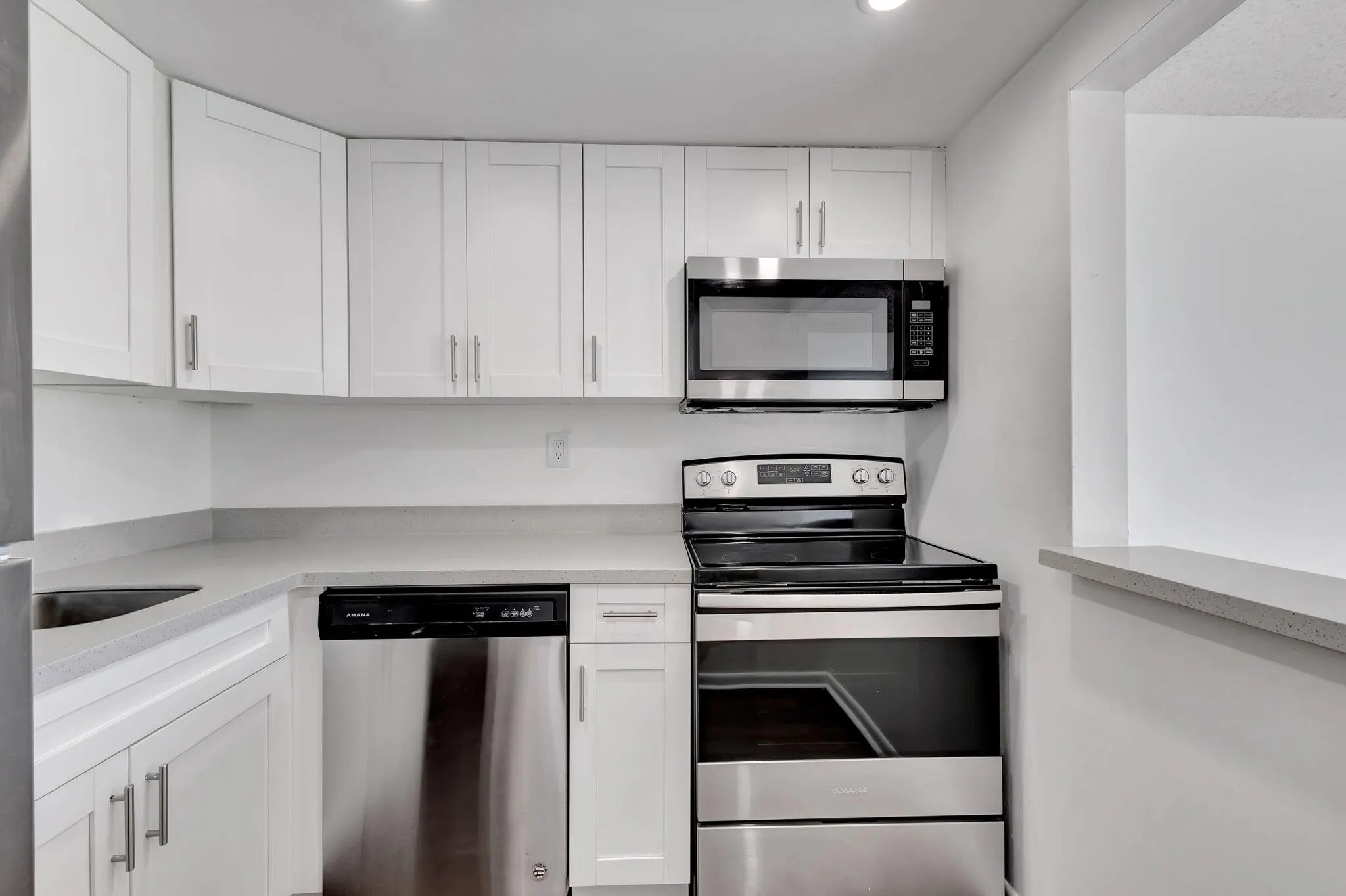 2936 Lake Shore Drive, #108