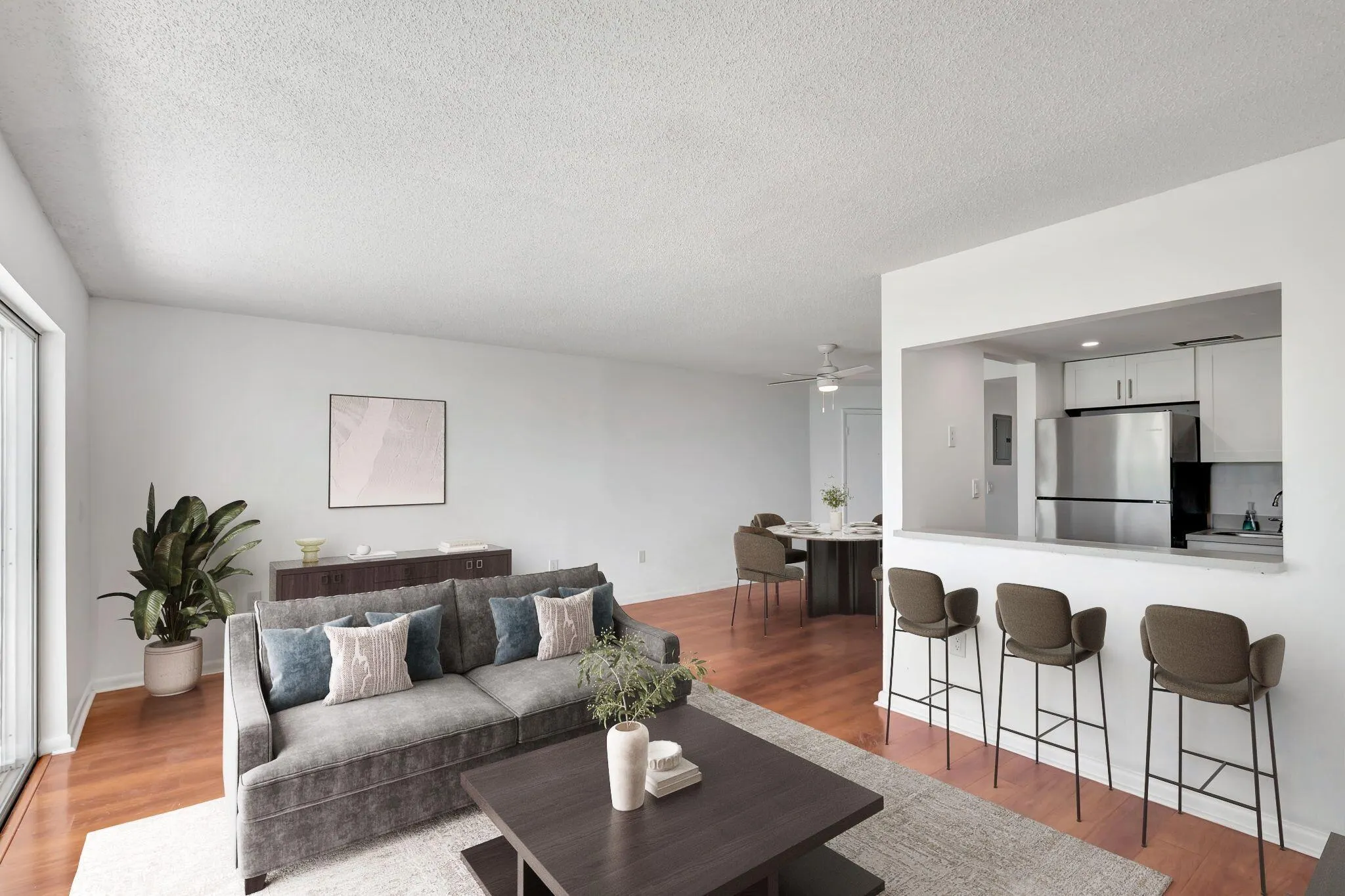 2936 Lake Shore Drive, #108
